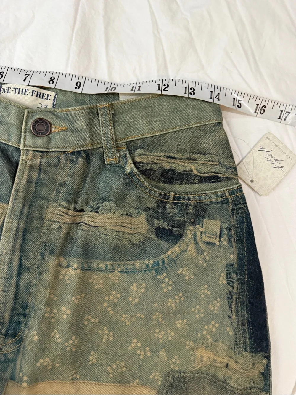 NWT FREE PEOPLE WE THE FREE Illusions Relaxed Fit Jeans Indigo Combo Patch‎ 27